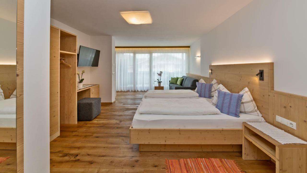 Hotel Moritz Dobbiaco Exterior photo